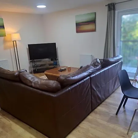 Spacious And Modern Two Bedroom Two Bathroom Flat